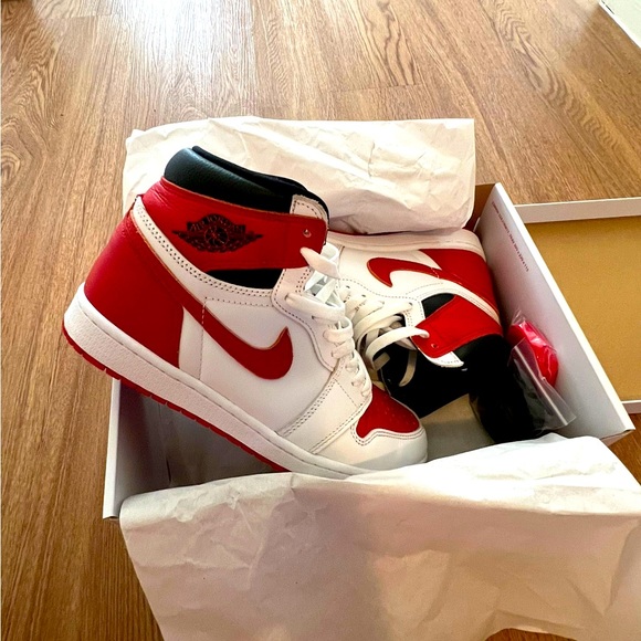 mens white and red jordans